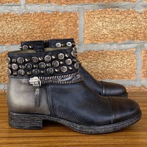 MERY made in italy booties size 6